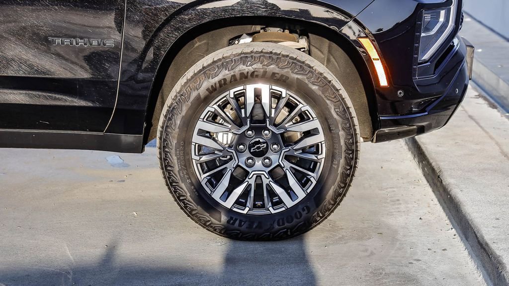 Used 2025 Chevrolet Tahoe Z71 AWD/4WD image 11