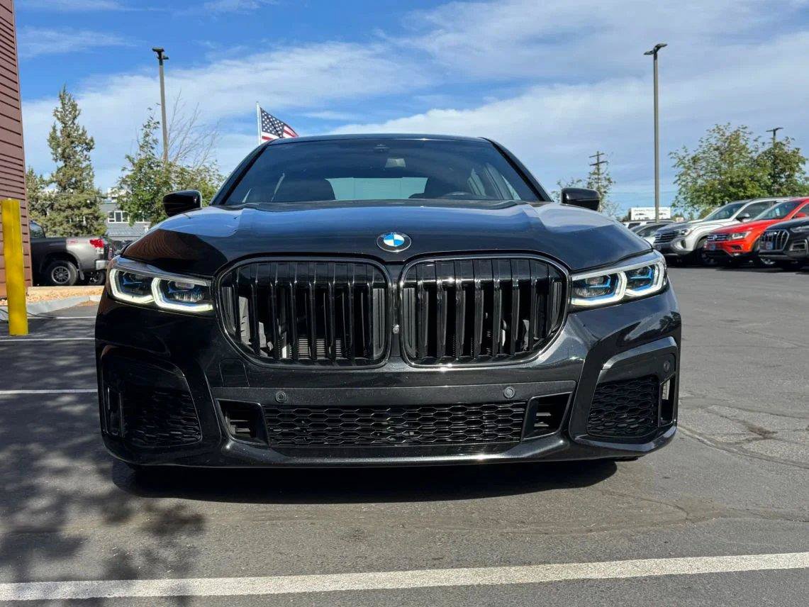 Used 2020 BMW 750i xDrive w/ Executive Package AWD/4WD image 8