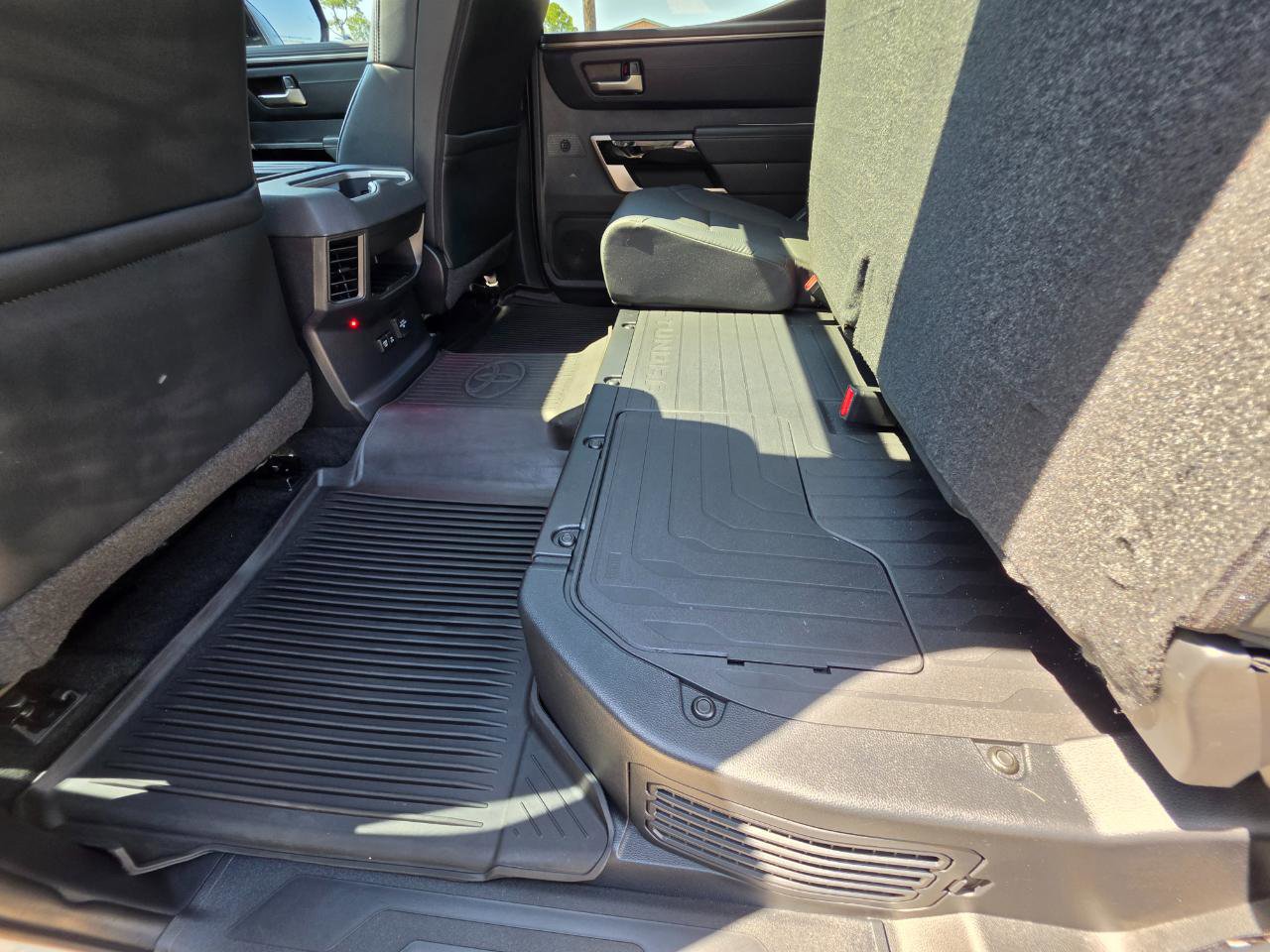 Used 2024 Toyota Tundra Limited w/ Power Package RWD image 31