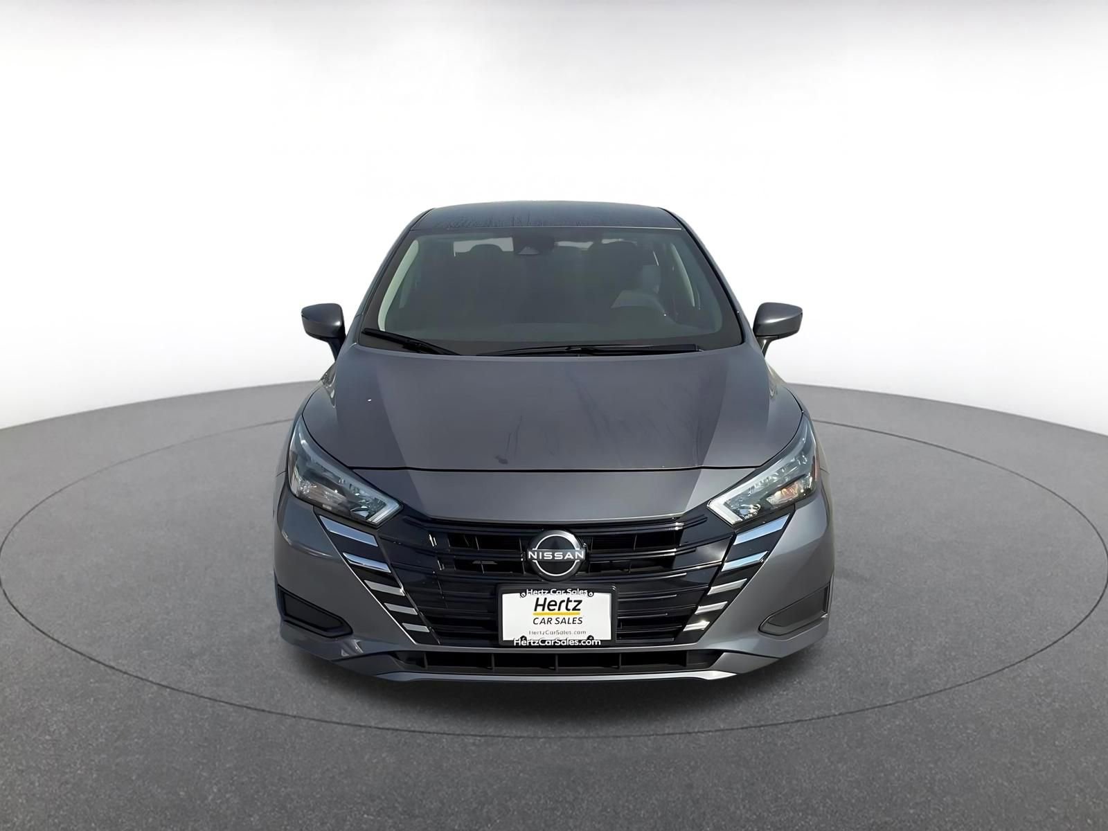 Used 2025 Nissan Versa SV image 4