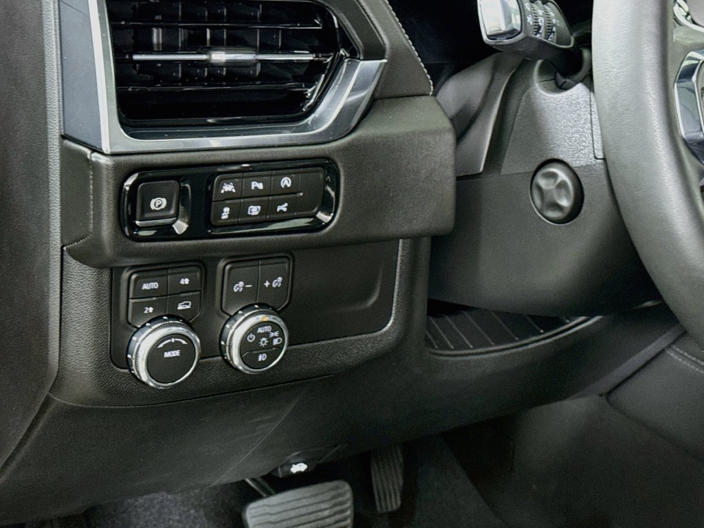 Used 2026 GMC Yukon Denali w/ Sun & Power Step Package AWD/4WD image 21