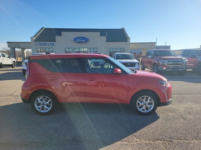 Used 2023 Kia Soul LX w/ Option Group 015 image 19