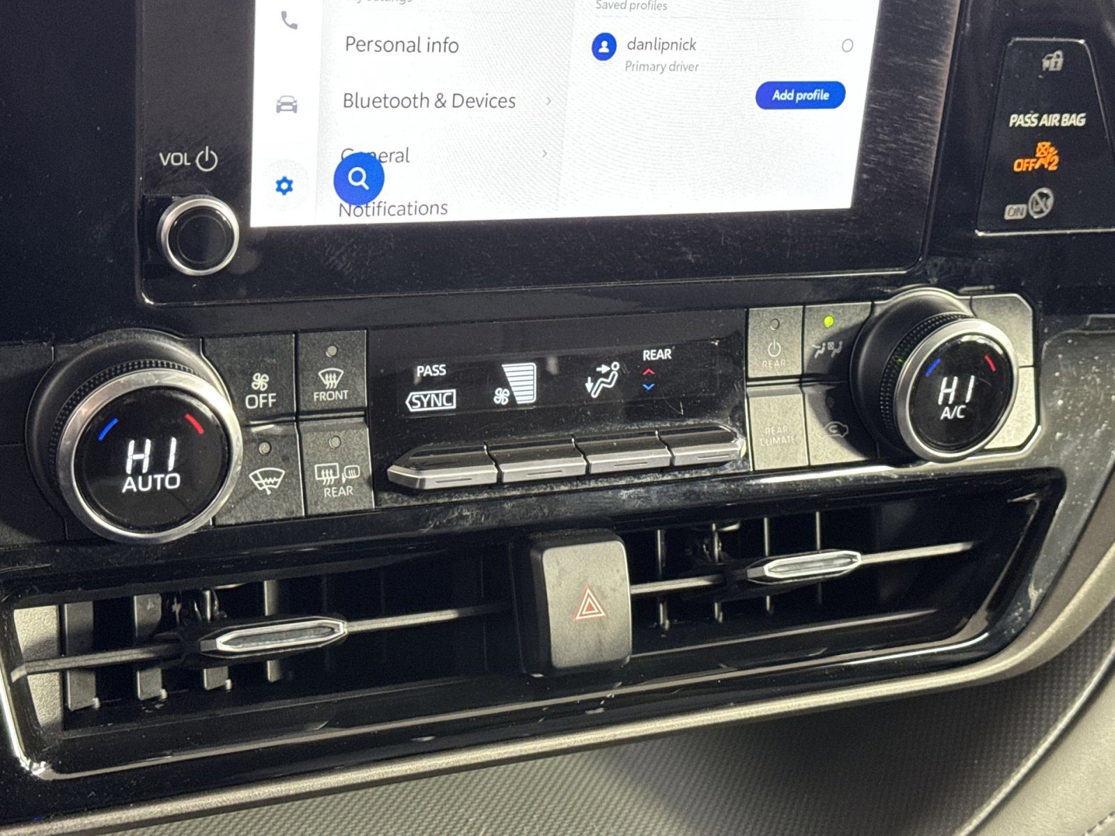 Used 2023 Toyota Highlander LE image 25