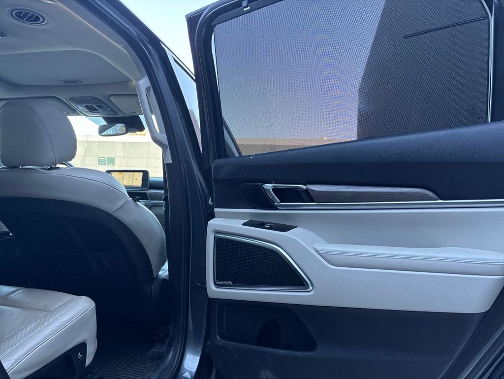 Used 2020 Kia Telluride SX w/ Towing Package FWD image 11