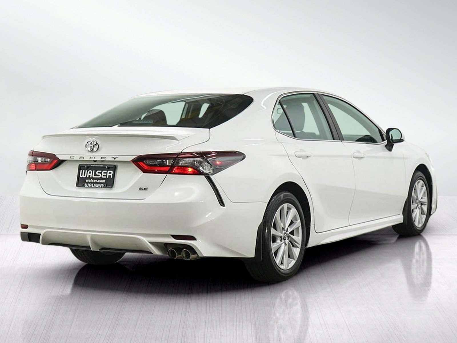 Used 2024 Toyota Camry SE FWD image 5