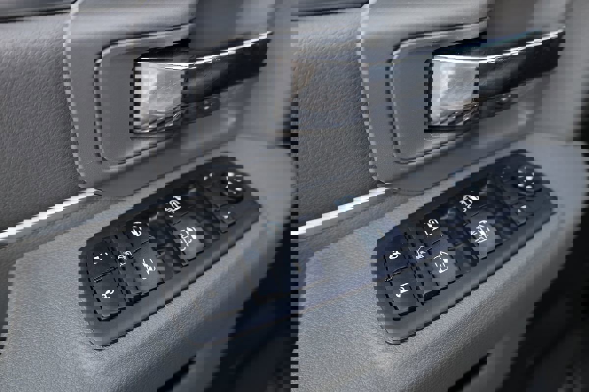 Used 2019 RAM 1500 Classic SLT image 10