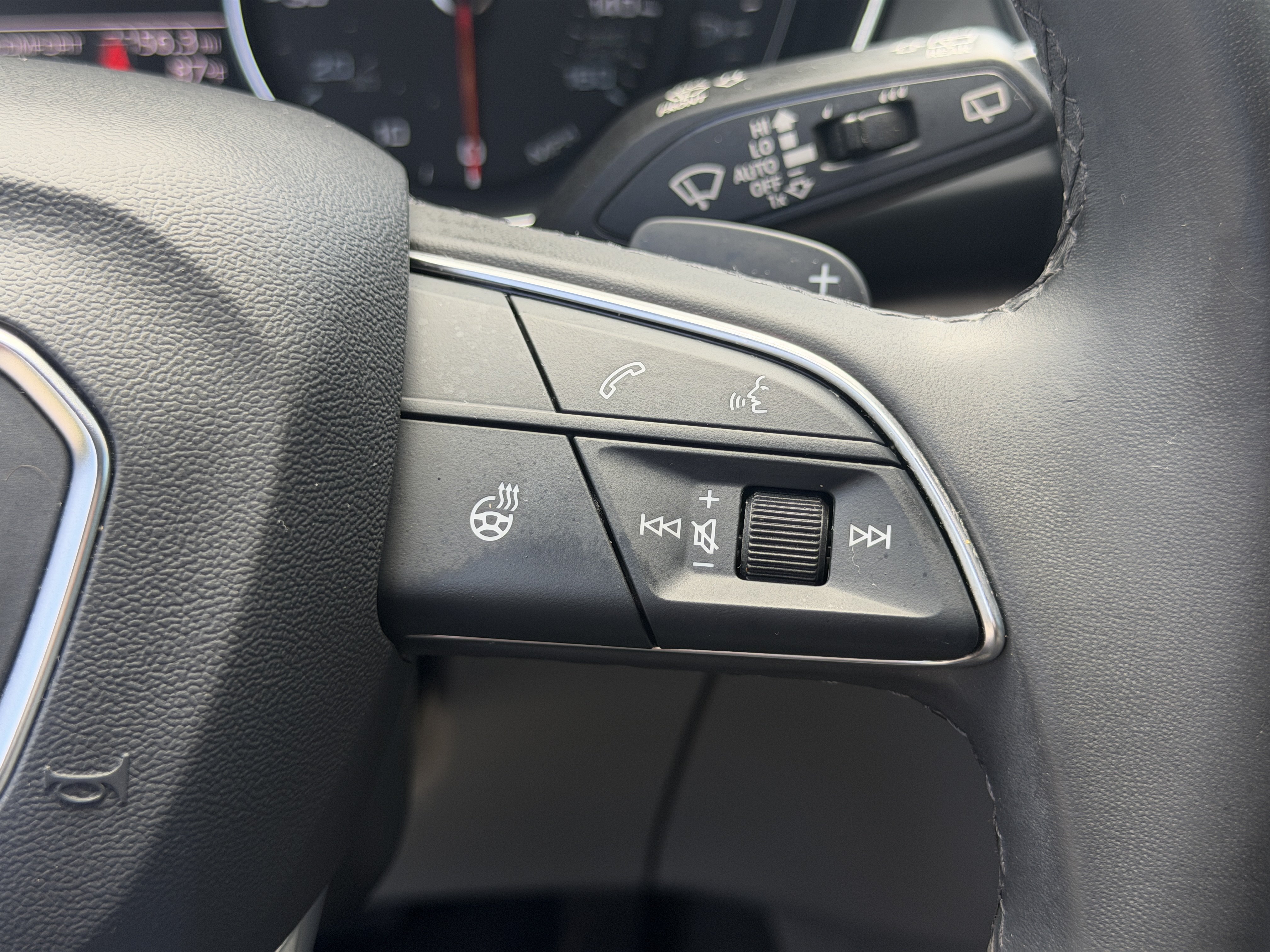 Used 2024 Audi Q5 2.0T Premium w/ Convenience Package AWD/4WD image 32