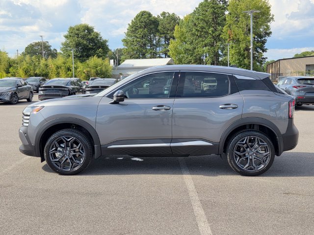 New 2027 Nissan Kicks SR w/ SR Premium Package FWD image 2