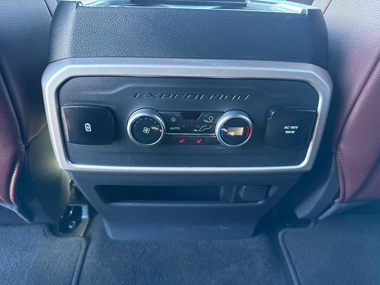 Used 2023 Ford Expedition Limited image 20
