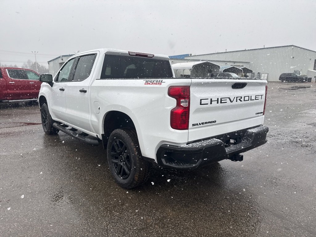Used 2025 Chevrolet Silverado 1500 Custom Trail Boss w/ Turbomax Blackout Package image 2