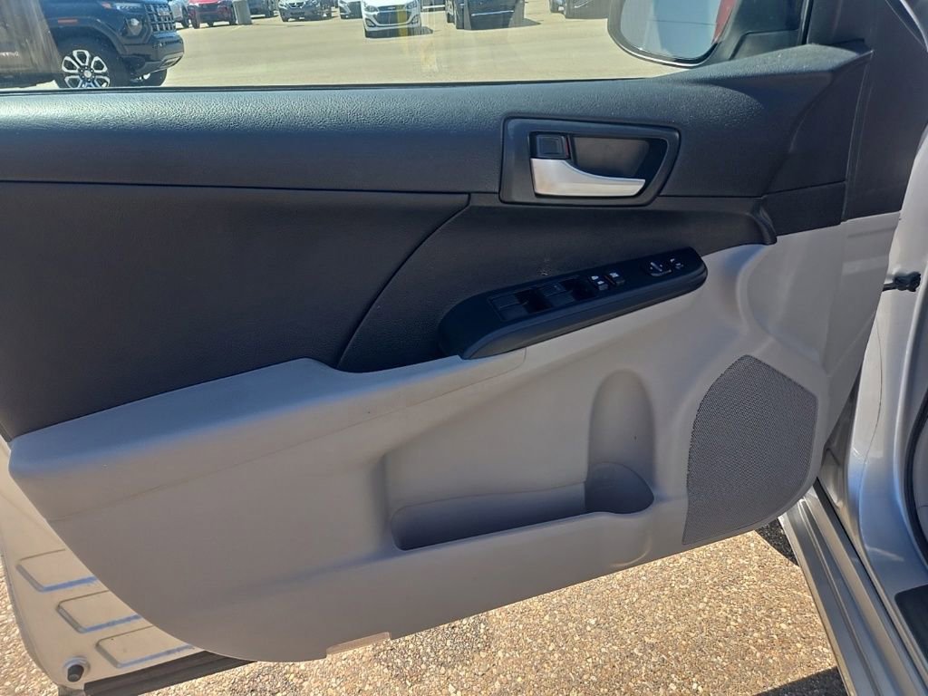 Used 2014 Toyota Camry LE FWD image 10