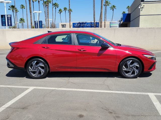 Used 2025 Hyundai Elantra Sport image 31