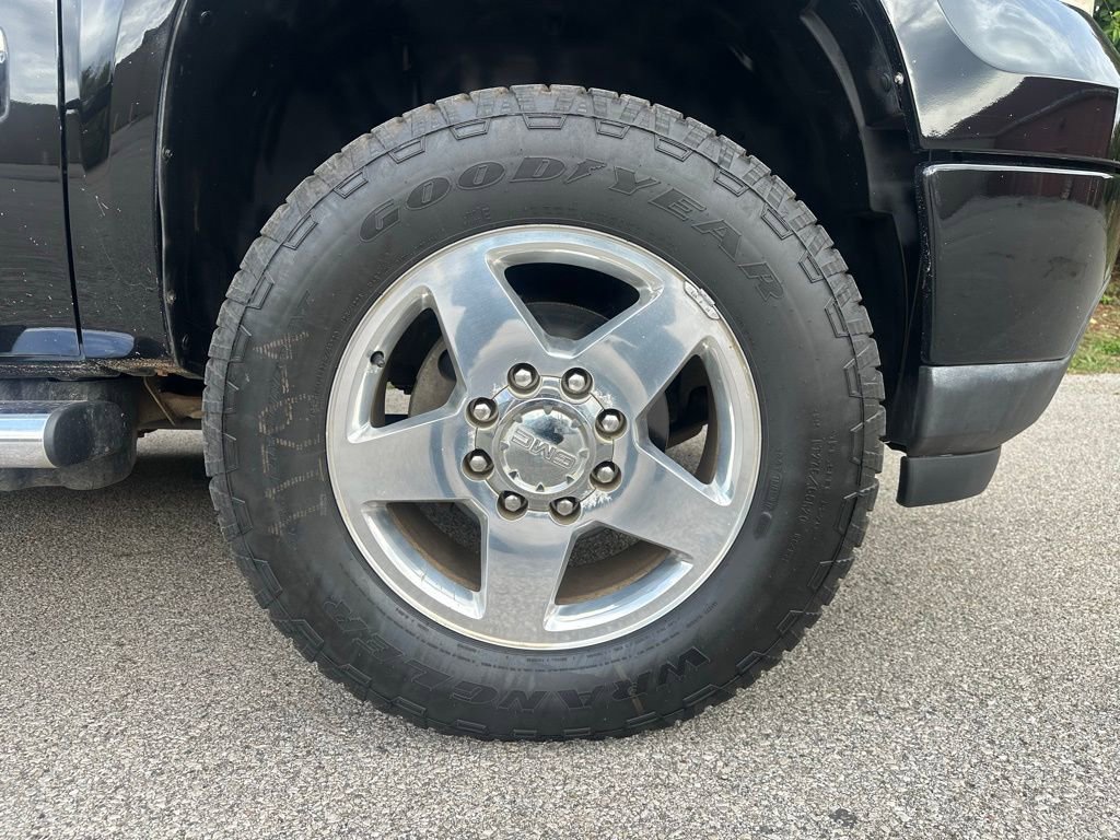 Used 2012 GMC Sierra 2500 Denali w/ Suspension Package, Off-Road image 8