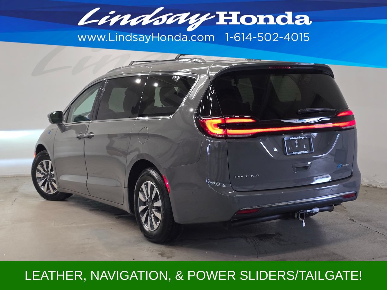 Used 2021 Chrysler Pacifica Touring-L FWD image 4
