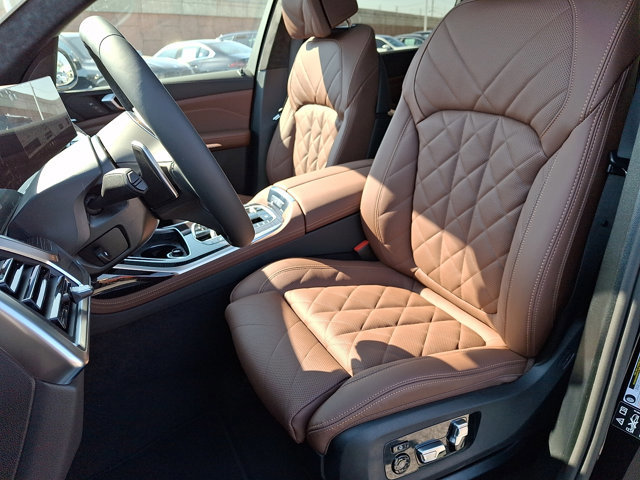New 2026 BMW X7 xDrive40i w/ M Sport Package AWD/4WD image 10
