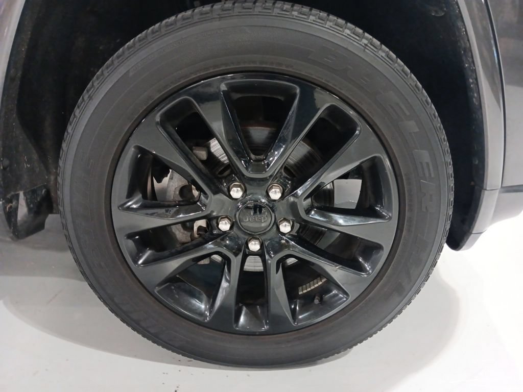 Used 2020 Jeep Grand Cherokee Altitude AWD/4WD image 21