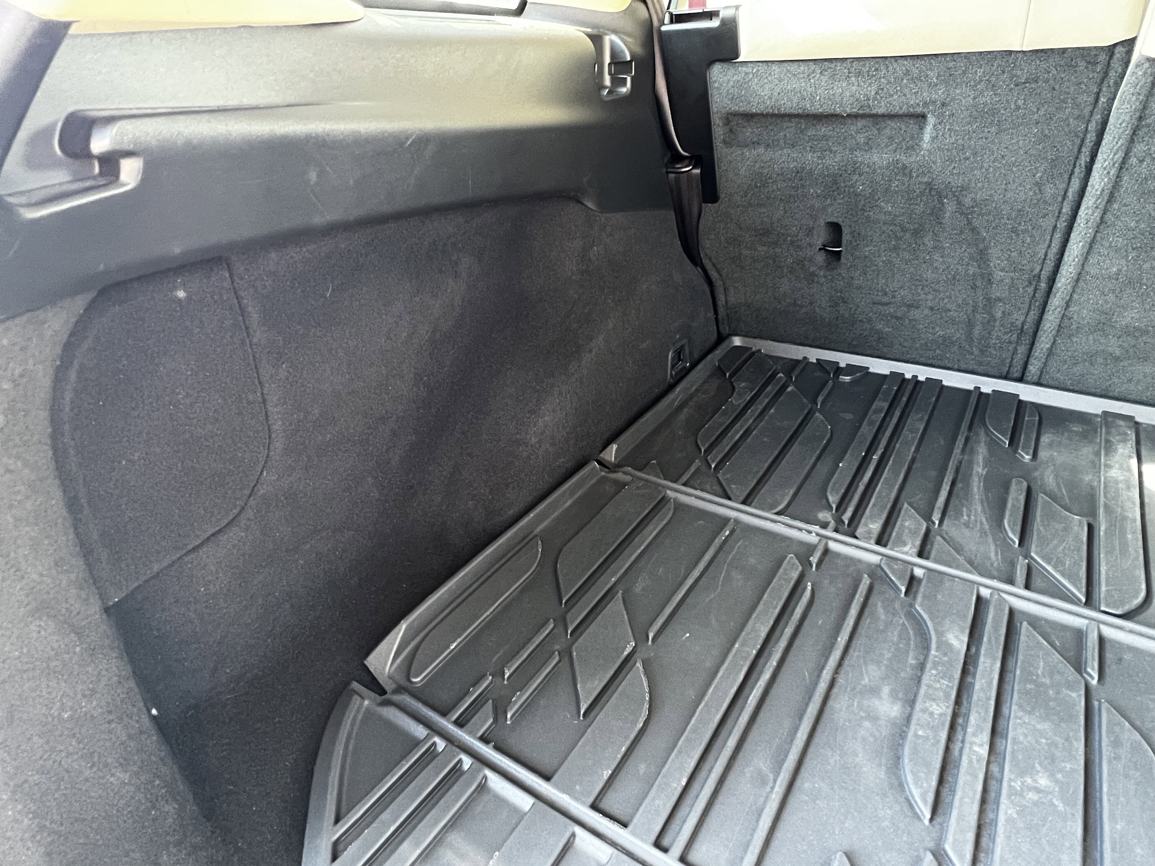 Used 2016 Volvo V60 T5 Premier w/ Convenience Package image 50