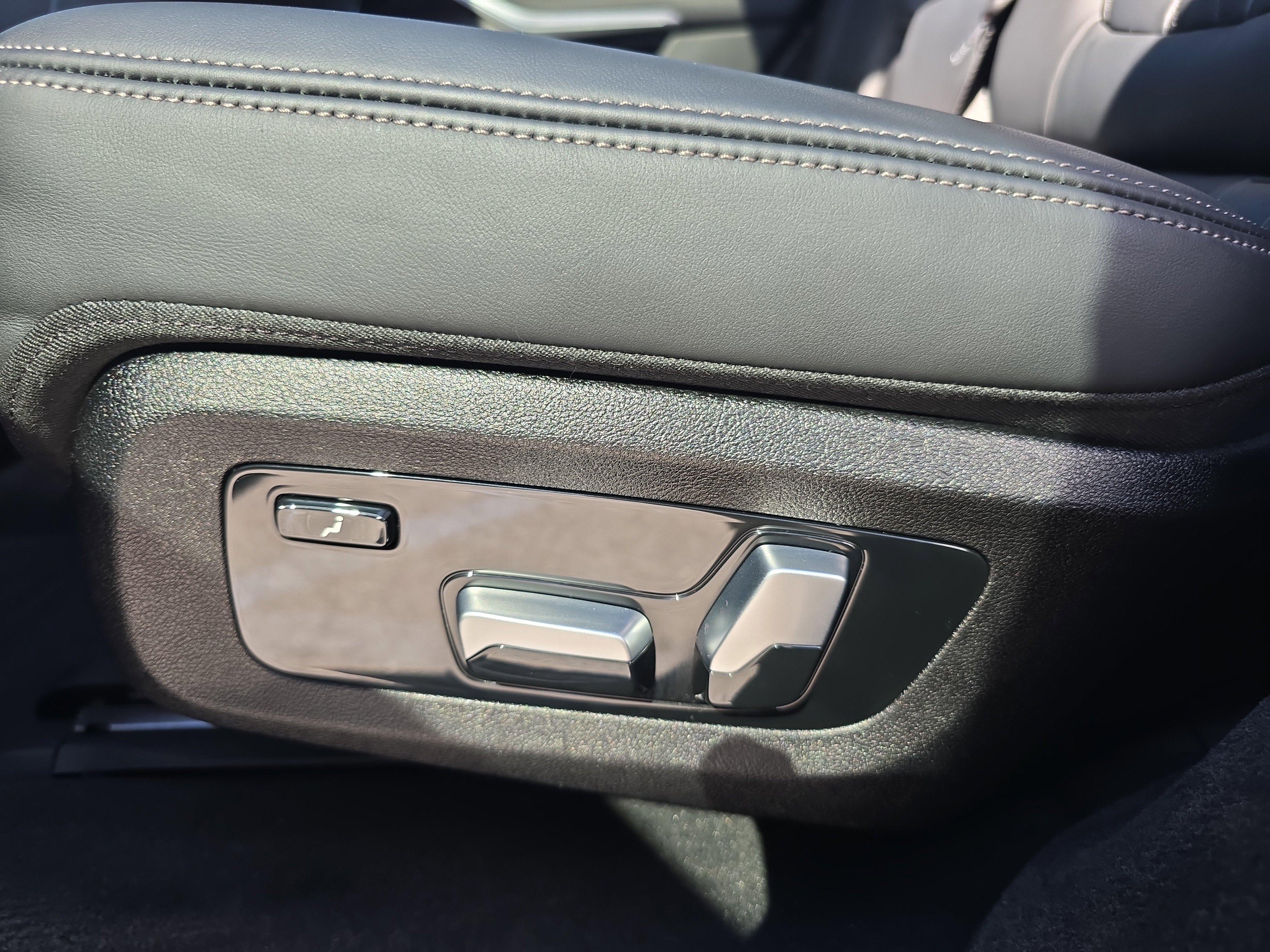 Used 2026 BMW X7 xDrive40i image 15