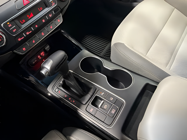 Used 2019 Kia Sorento SX w/ SX Touring Package FWD image 28