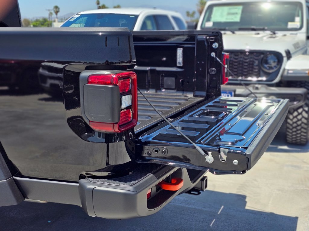 New 2026 Jeep Gladiator Mojave AWD/4WD image 8