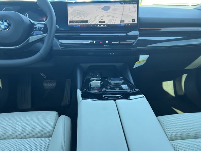 New 2026 BMW 530i xDrive image 13