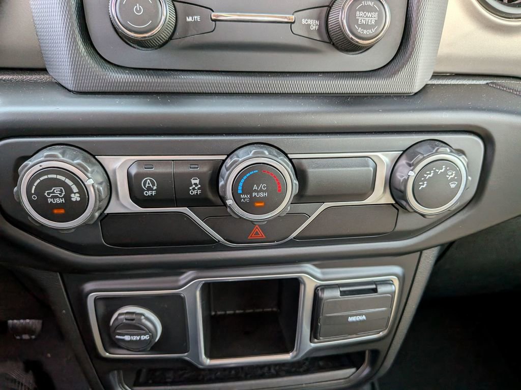 Used 2021 Jeep Gladiator Sport w/ Trailer Tow Package AWD/4WD image 18