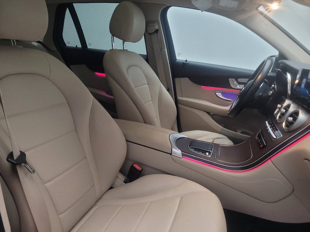Used 2020 Mercedes-Benz GLC 300 4MATIC w/ Multimedia Package image 21