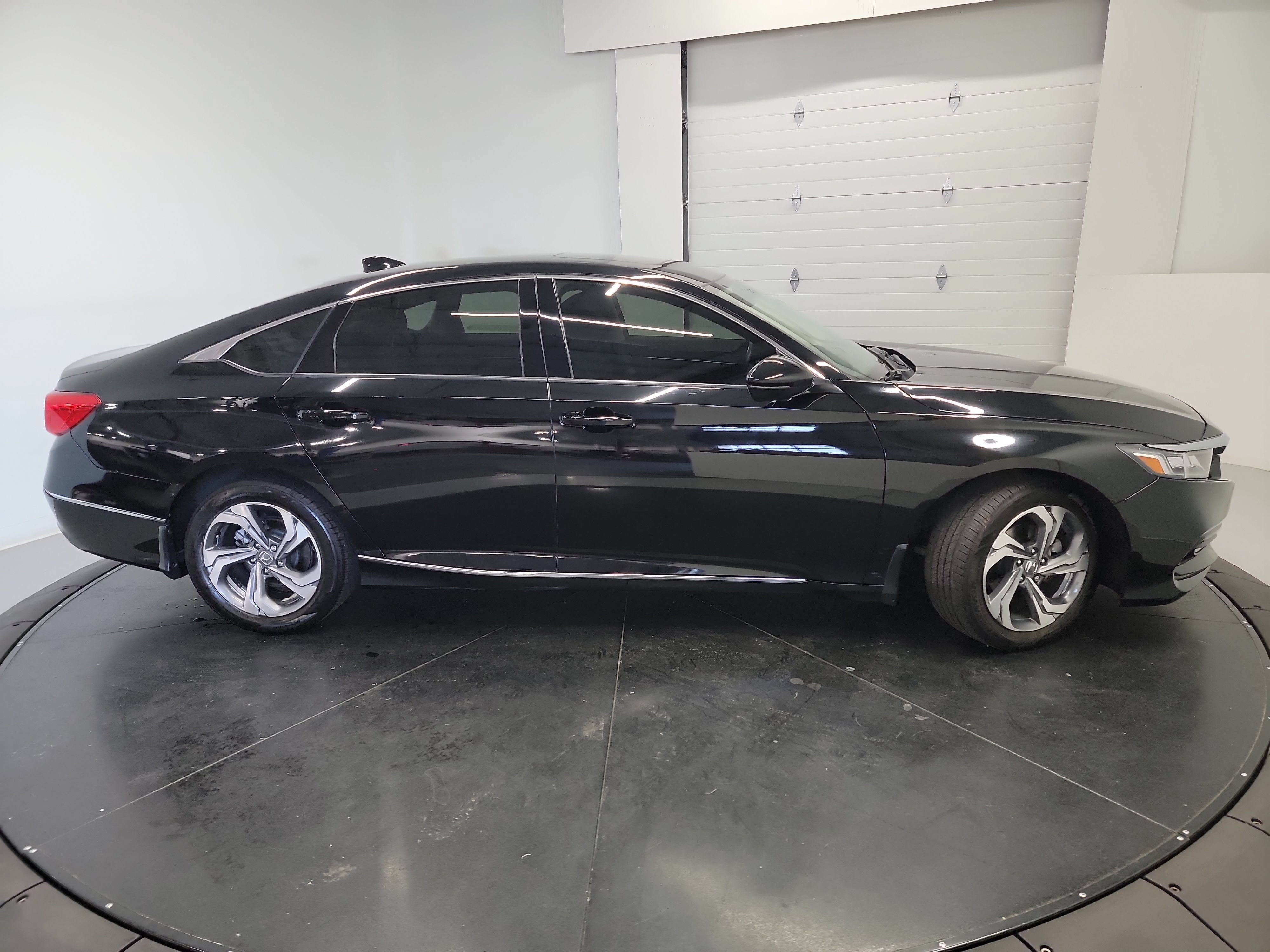 Used 2020 Honda Accord EX-L image 11