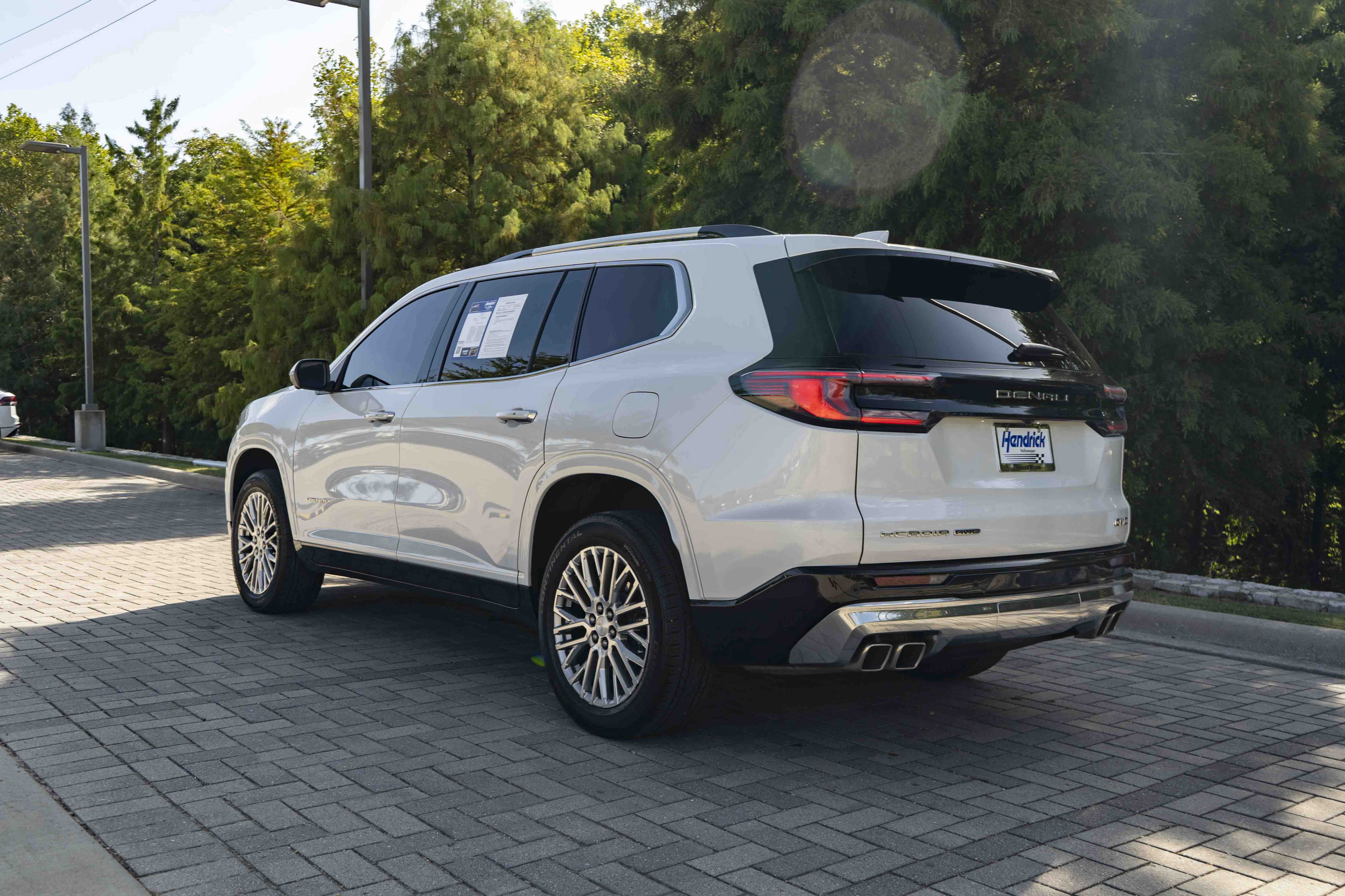 Used 2024 GMC Acadia Denali AWD/4WD image 7