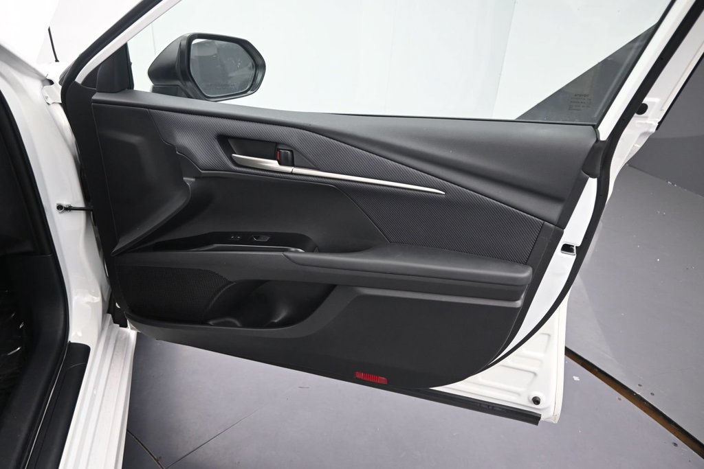Used 2025 Toyota Camry SE FWD image 22
