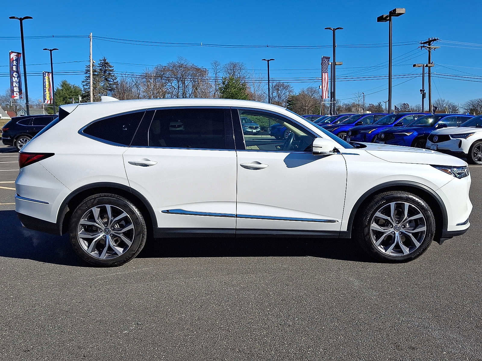Used 2023 Acura MDX SH-AWD w/ Technology Package image 7