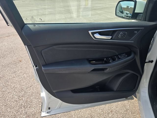 Used 2020 Ford Edge Titanium w/ Equipment Group 301A AWD/4WD image 10