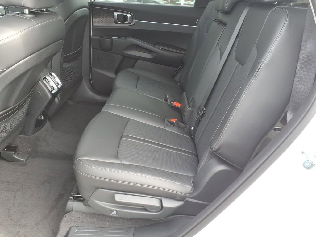 New 2026 Kia Sorento S FWD image 9