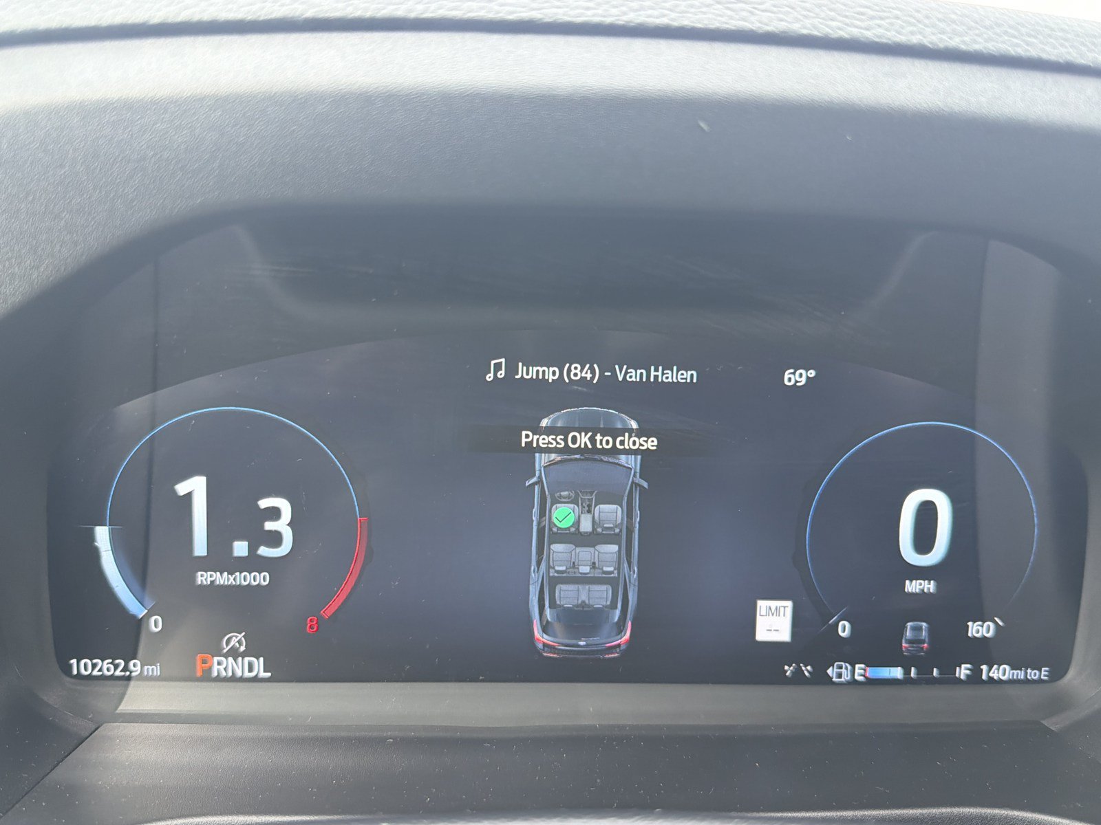 Used 2025 Ford Explorer Active AWD/4WD image 21