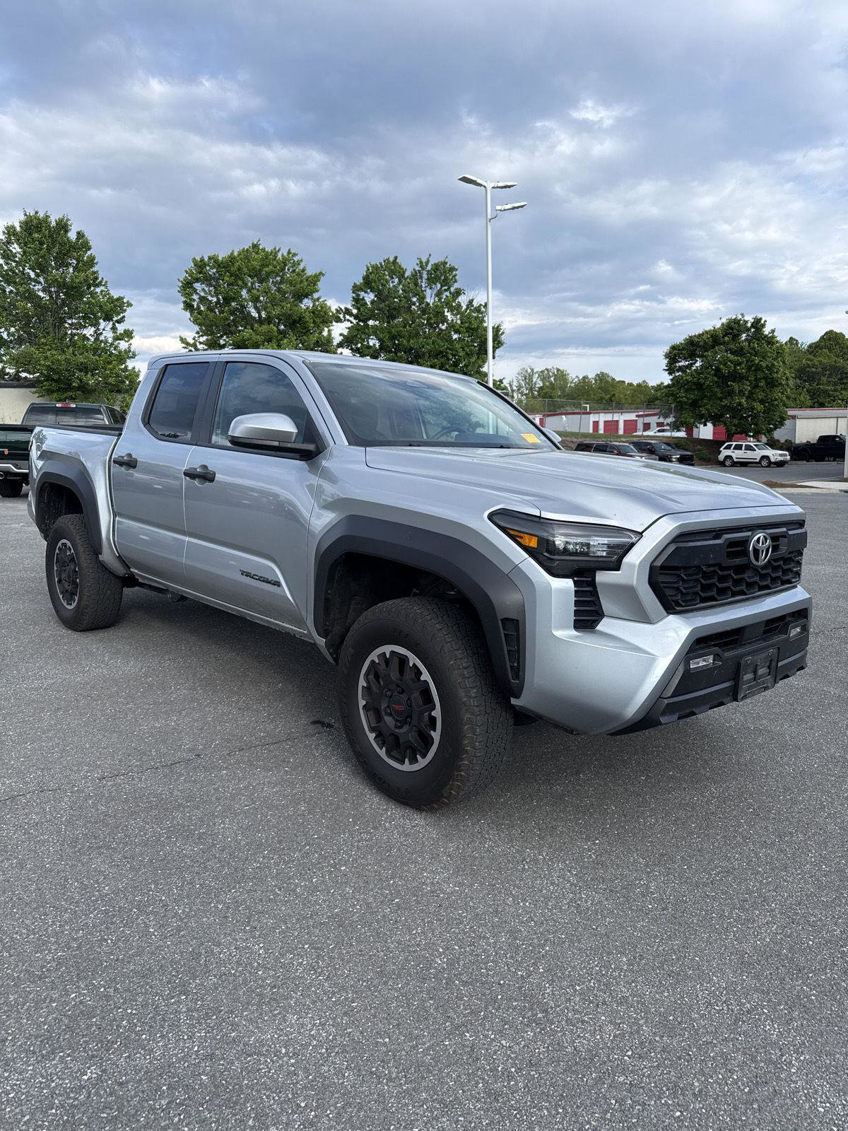 Used 2024 Toyota Tacoma TRD Off-Road AWD/4WD image 1