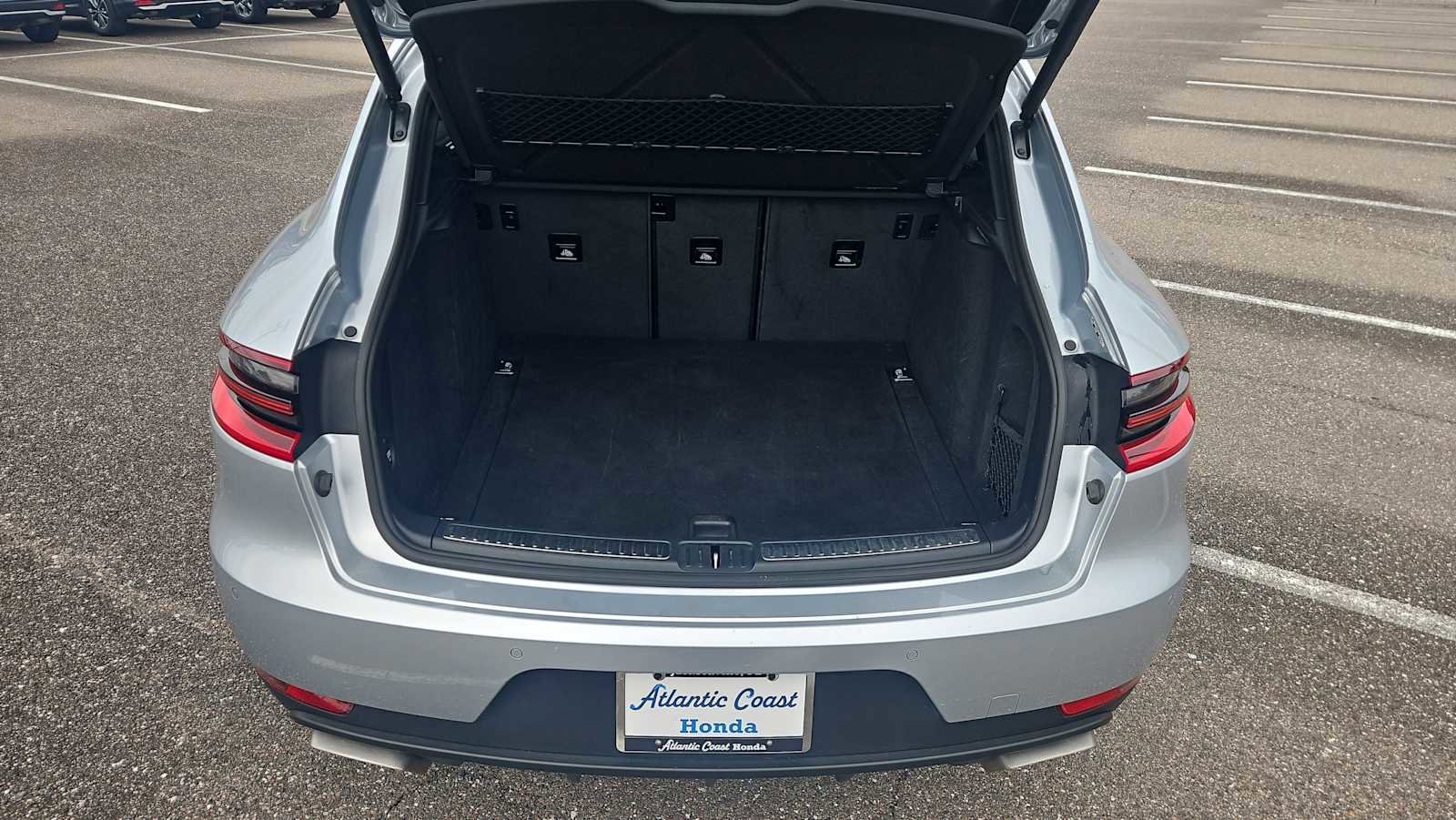 Used 2017 Porsche Macan image 21