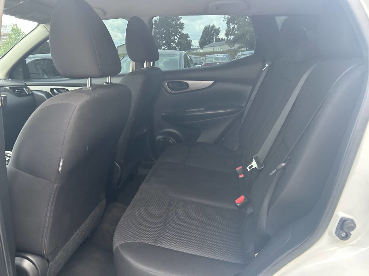 Used 2019 Nissan Rogue Sport S image 9