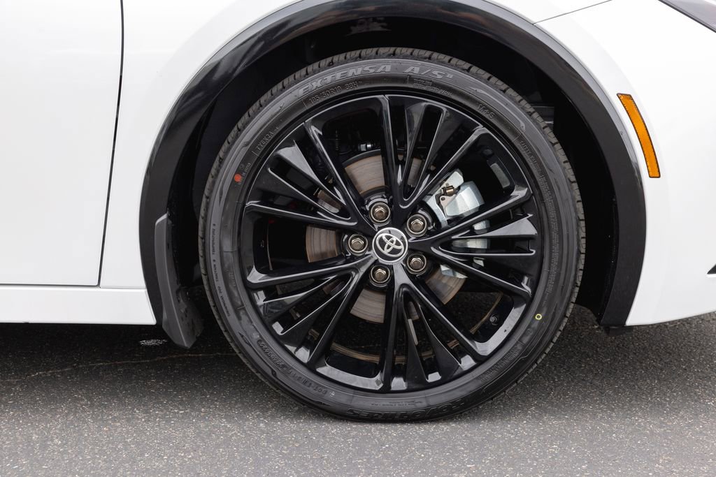 Used 2026 Toyota Prius Plug-In Hybrid image 4