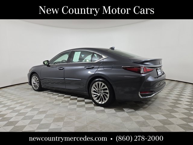 Used 2023 Lexus ES 300h Ultra Luxury w/ Accessory Package (Z2) FWD image 5