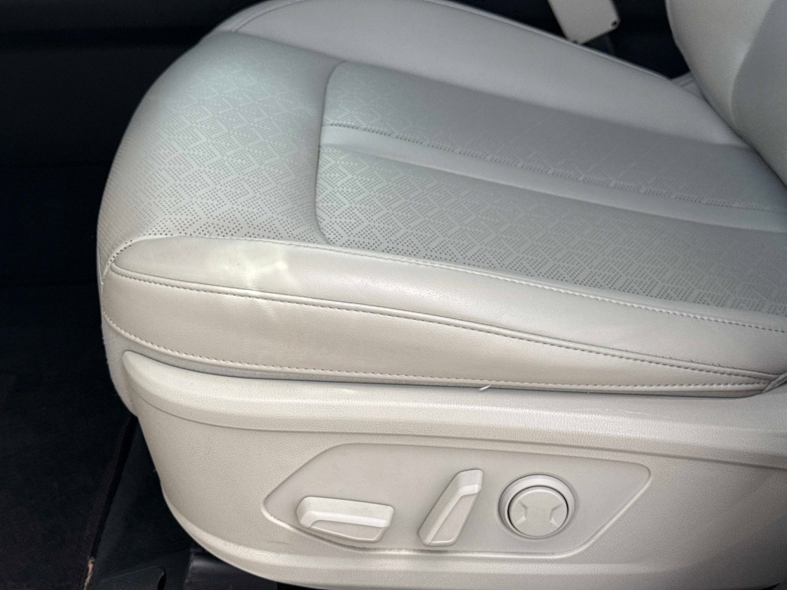 Used 2022 Kia Sorento EX w/ Panoramic Sunroof Package image 23