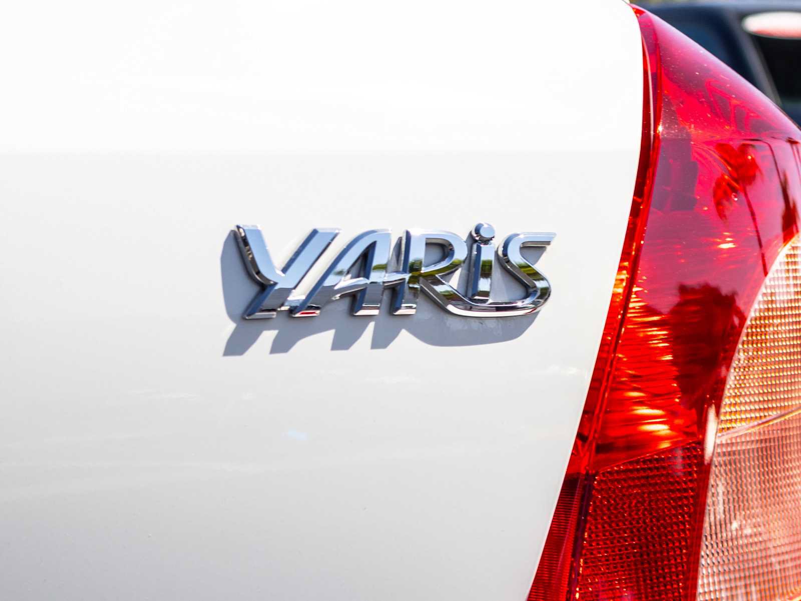 Used 2008 Toyota Yaris 2-Door Hatchback FWD image 11