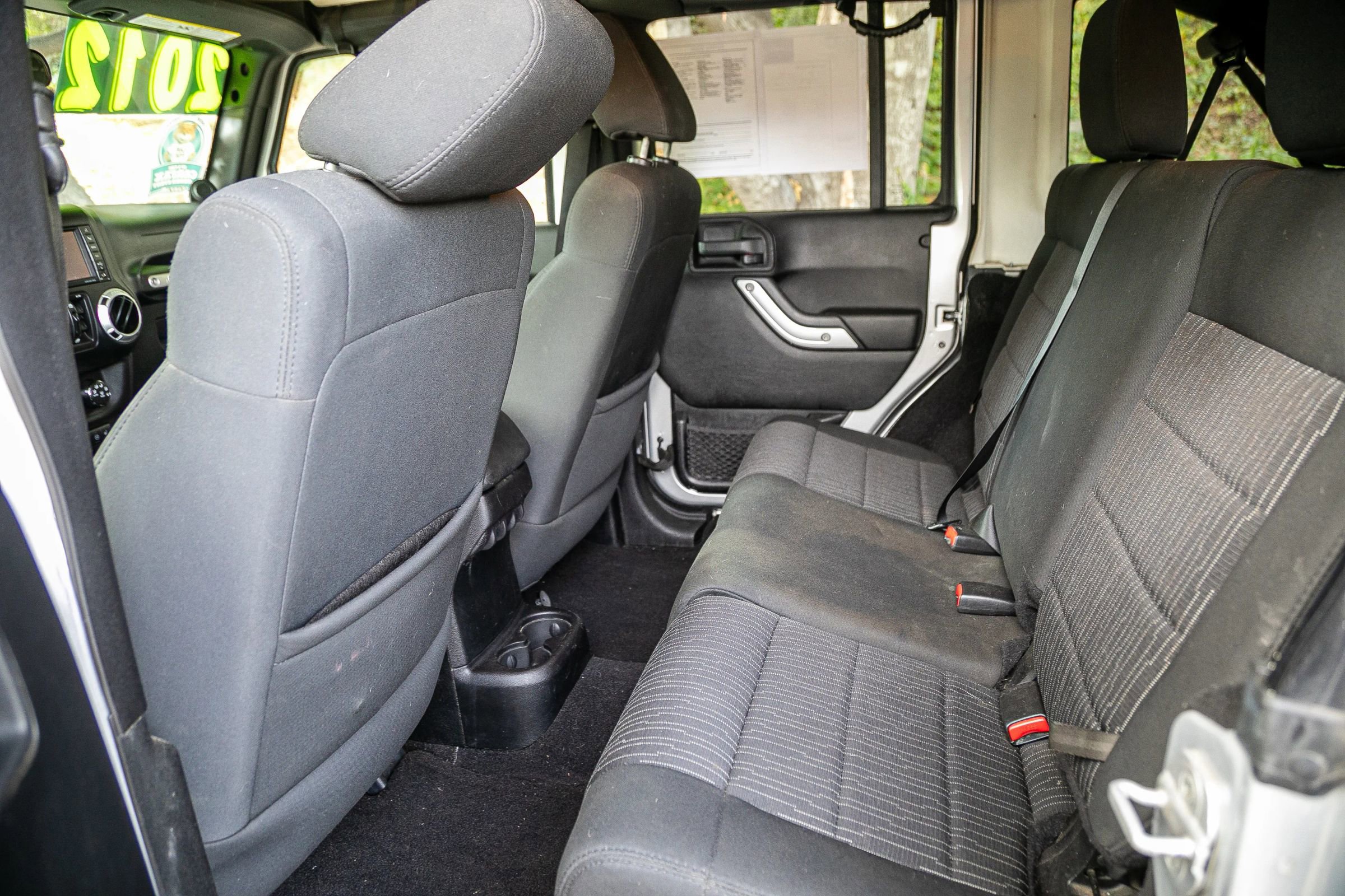 Used 2012 Jeep Wrangler Unlimited Rubicon w/ Connectivity Group image 27