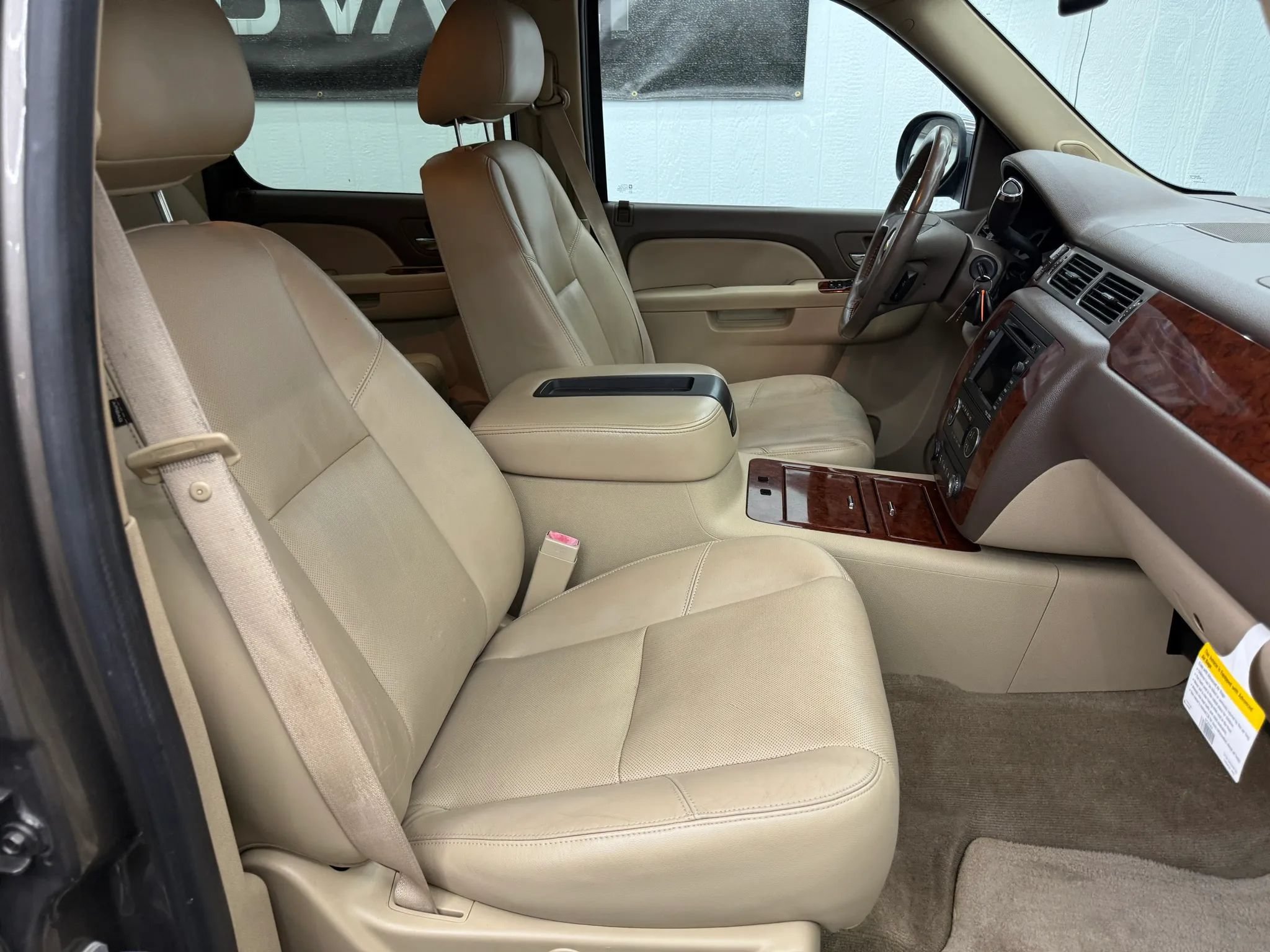 Used 2011 Chevrolet Avalanche LTZ AWD/4WD image 6