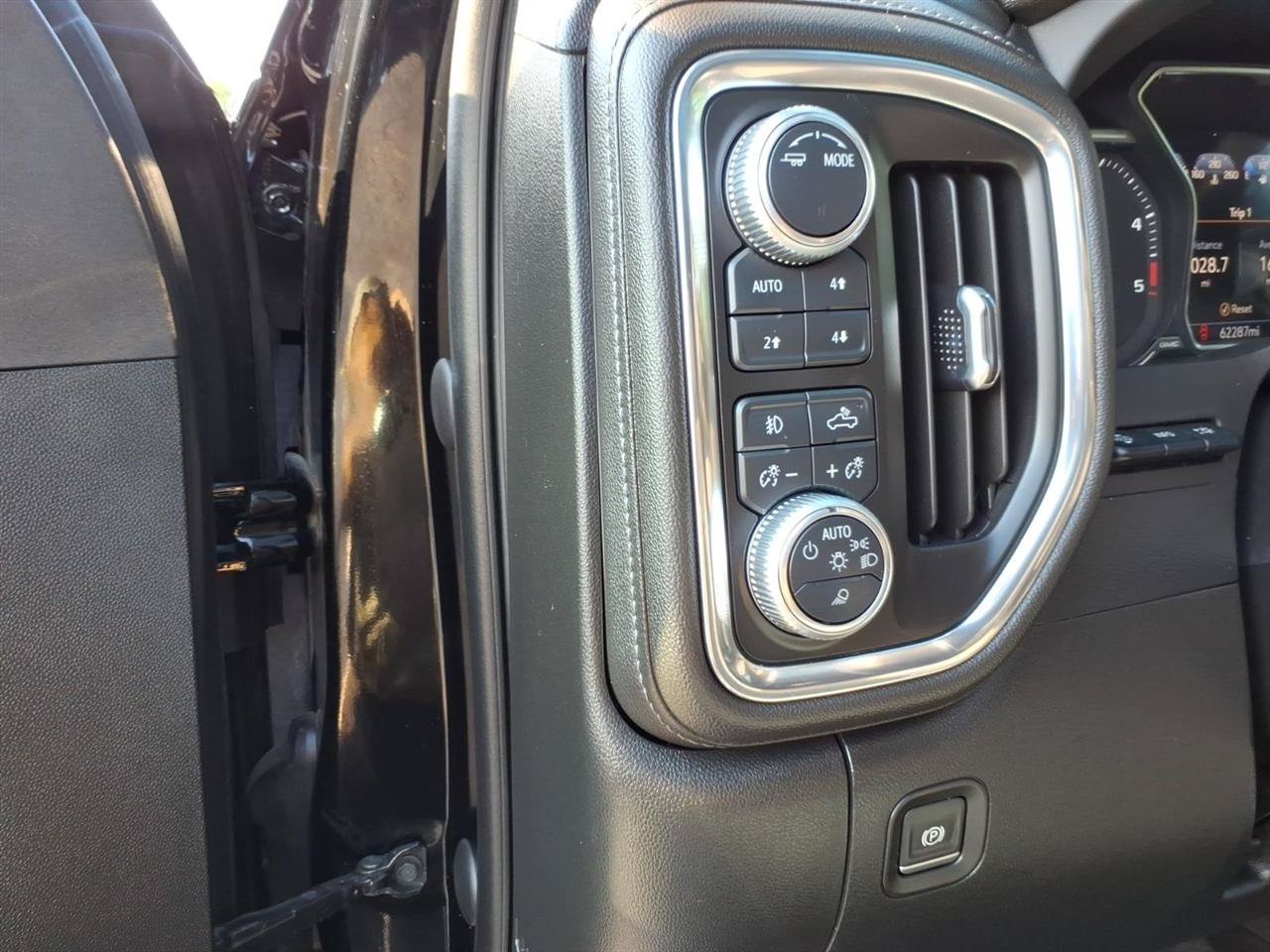 Used 2020 GMC Sierra 3500 Denali w/ Denali Ultimate Package AWD/4WD image 13