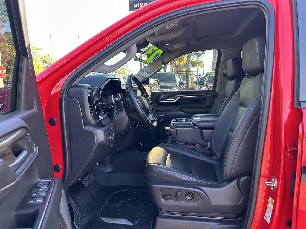 Used 2023 Chevrolet Silverado 1500 LT w/ Z71 Off-Road Package AWD/4WD image 19