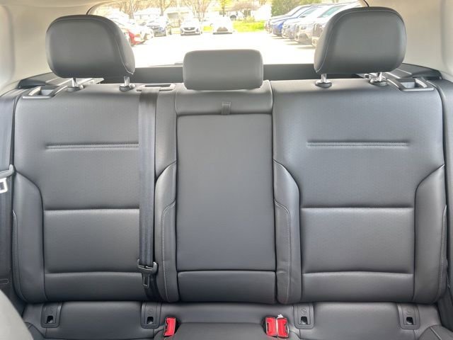 Used 2015 Volkswagen Golf S image 8