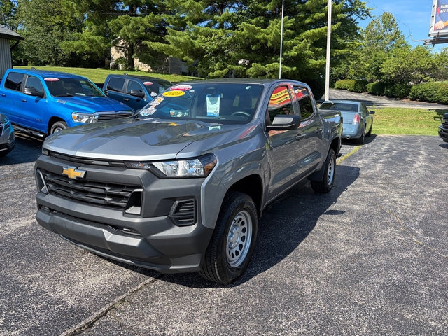 Used 2023 Chevrolet Colorado W/T RWD image 2