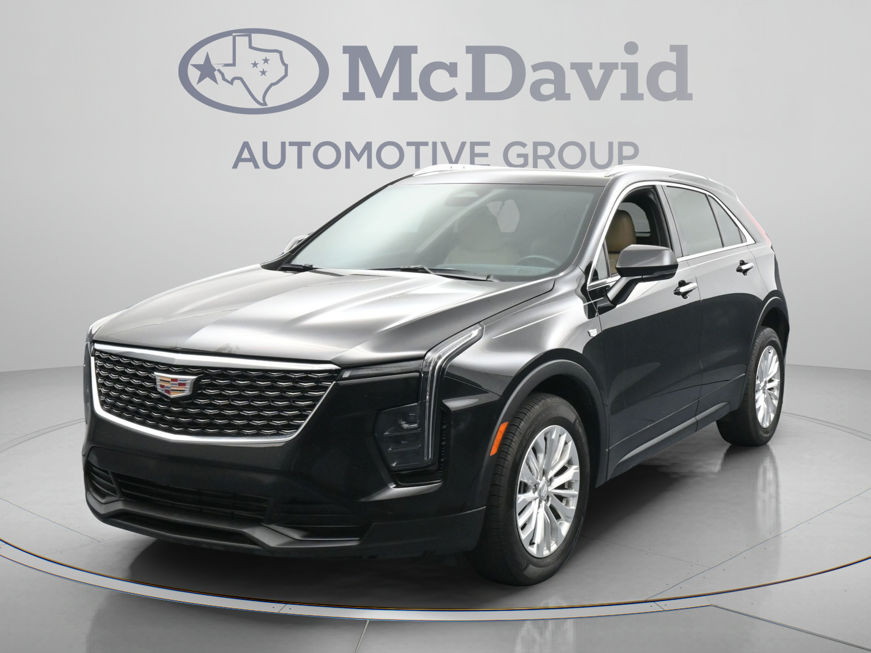 Used 2024 Cadillac XT4 Luxury w/ Cold Weather Package FWD image 4