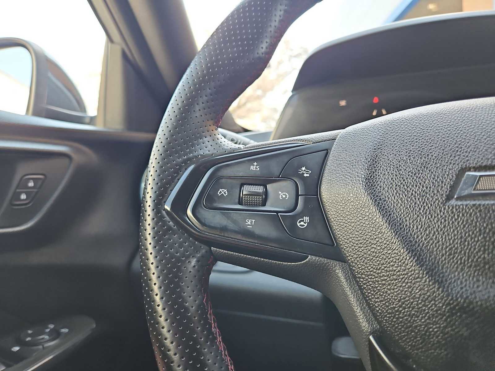 Certified 2024 Chevrolet Trax RS image 24