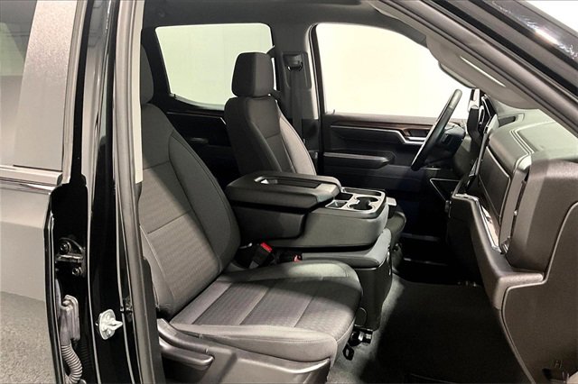 Used 2025 Chevrolet Silverado 1500 LT image 29